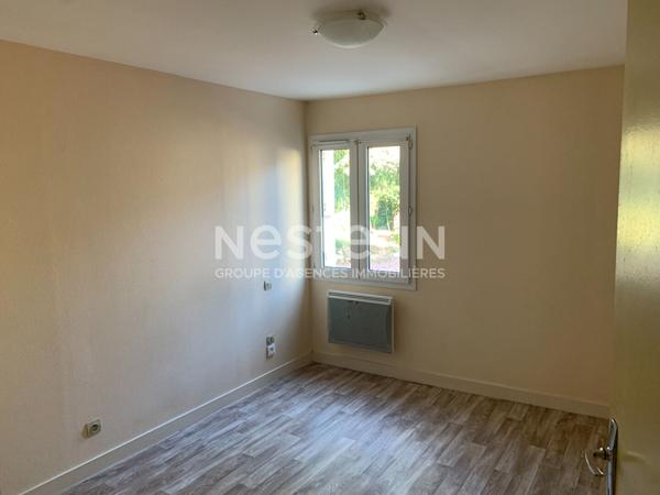 Ensemble de deux maisons dans le centre de Moncoutant Sur Sèvre 9 pièce(s)