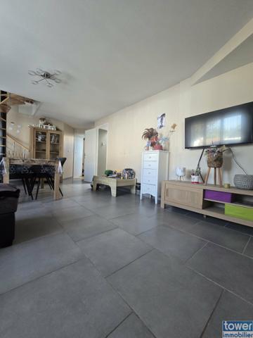 Maison
                                                                                                                                                                                                                                                                                                                        4 pièce(s)                                                                                                                                                                                                          2 chambre(s)                                                                                                                                                                                                          62  m²