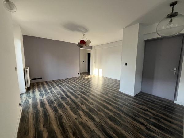 Appartement à louer 780 € CC Tarbes 3 p 82 m² DPE C