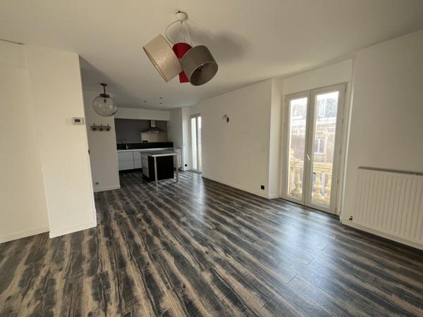 Appartement à louer 780 € CC Tarbes 3 p 82 m² DPE C