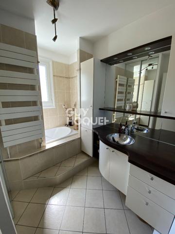 MAISON À VENDRE DE 8 PIÈCES DE 187,00 M²