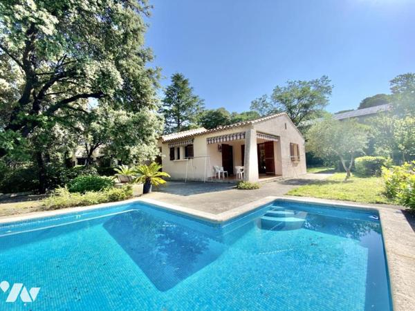 Maison de 111 m² T4 sur une parcelle de 1 303 m² avec piscine et grand garage