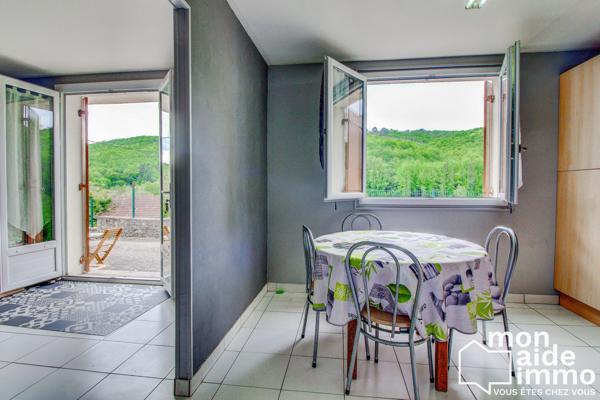 Maison très bon état divisée en deux logements