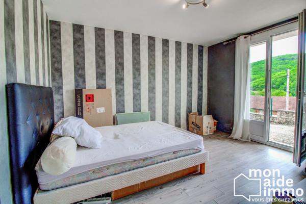 Maison très bon état divisée en deux logements