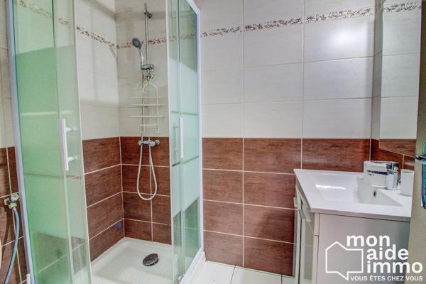 Maison très bon état divisée en deux logements