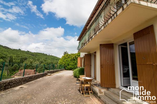 Maison très bon état divisée en deux logements