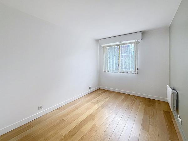 Appartement Suresnes 5 pièce(s) 106 m2
