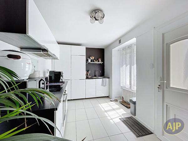 Maison à vendre Reze - 3 pièces, 76m² avec 2 chambre(s) à 249 500€ - AJP Immobilier Rezé