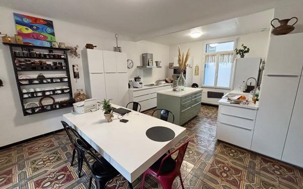 Maison à vendre    6 pièces •  Bessan