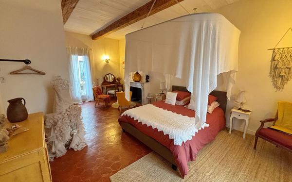 Maison à vendre    6 pièces •  Bessan