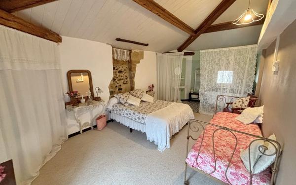 Maison à vendre    6 pièces •  Bessan