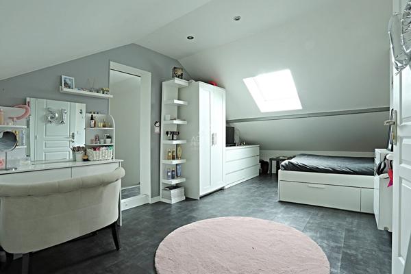 NANTERRE - Mont Valérien - Maison familiale de 109,19 m² €649 000 ** - Référence 15384