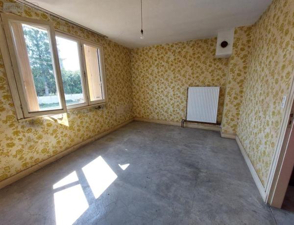 Maison à restaurer à vendre à Attigny dans les Ardennes (08130), ref : ATT189