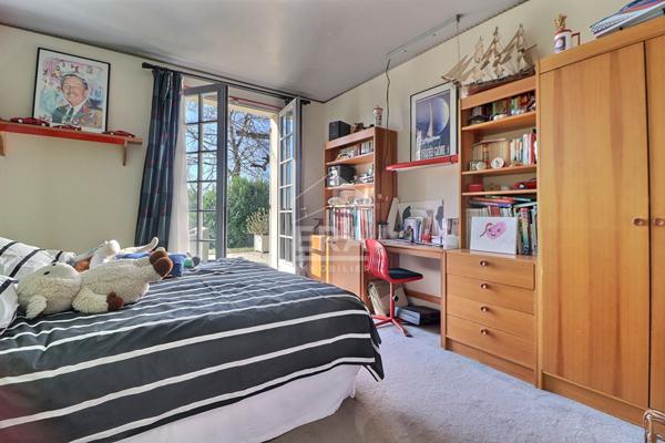 Maison familiale de 8 pièces avec piscine à Saint Leu La Forêt -