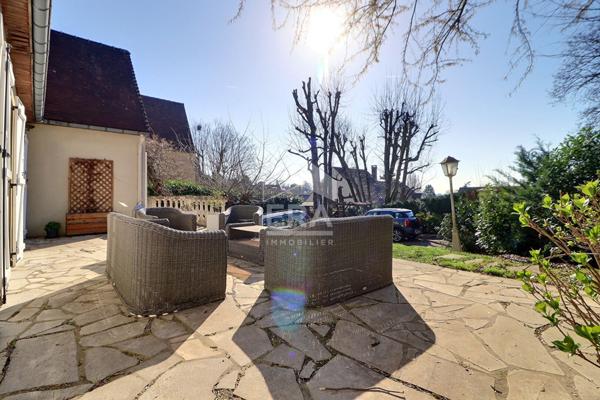 Maison familiale de 8 pièces avec piscine à Saint Leu La Forêt -