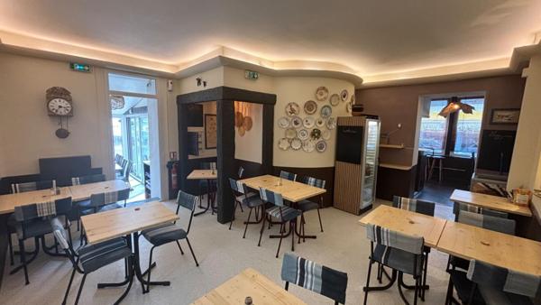 04000 DIGNE LES BAINS - Bar, Restaurant avec 7 logement , Fonds et Murs
