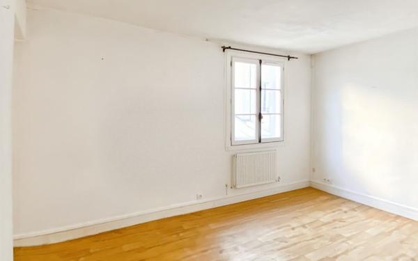 Appartement à vendre    2 pièces • 42 m2 Versailles