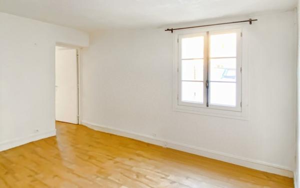 Appartement à vendre    2 pièces • 42 m2 Versailles