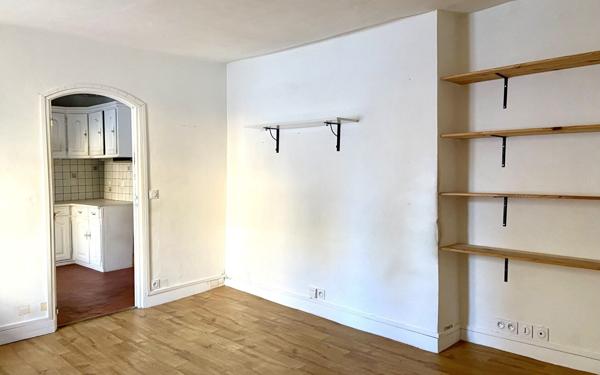 Appartement à vendre    2 pièces • 42 m2 Versailles