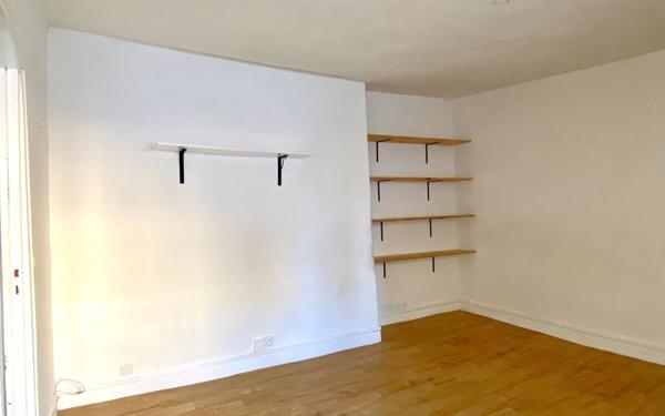 Appartement à vendre    2 pièces • 42 m2 Versailles