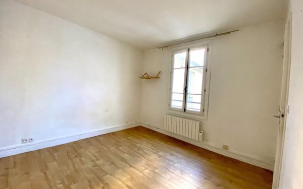 Appartement à vendre    2 pièces • 42 m2 Versailles