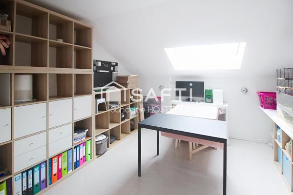 Appartement Duplex avec 3 chambres-mezzanine-caves-garage et jardin!