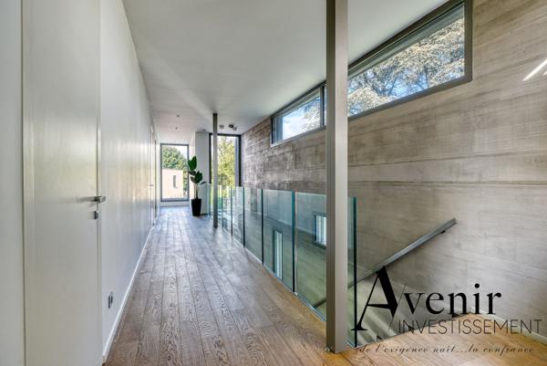 ECULLY - MAISON MEUBLEE - 320m2 - PISCINE - JARDIN - GARAGE Ecully