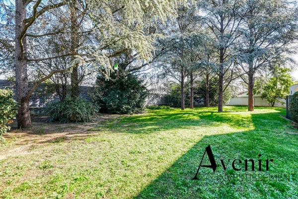 ECULLY - MAISON MEUBLEE - 320m2 - PISCINE - JARDIN - GARAGE Ecully