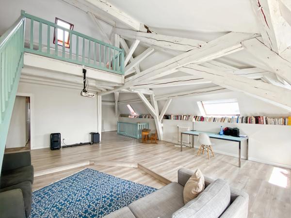 Maison à vendre 7 pièces DIVONNE LES BAINS (01)