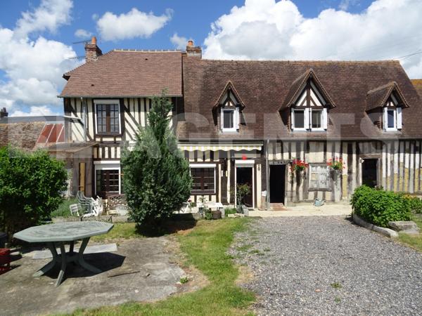 Longère normande à Moins de 100m des commerces de Crèvecœur en auge