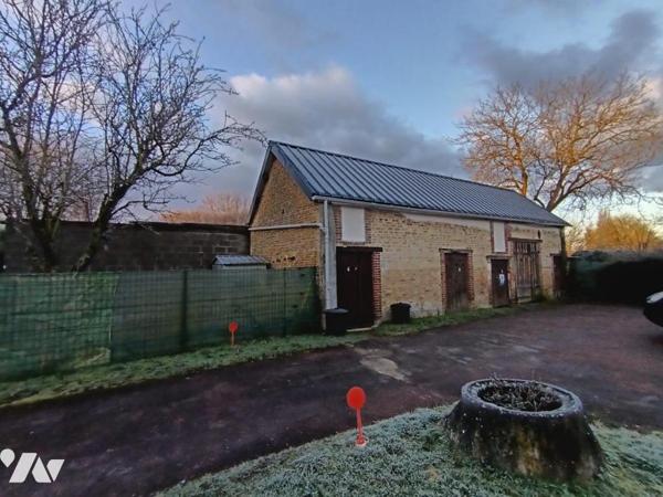 ensemble de deux maisons louées