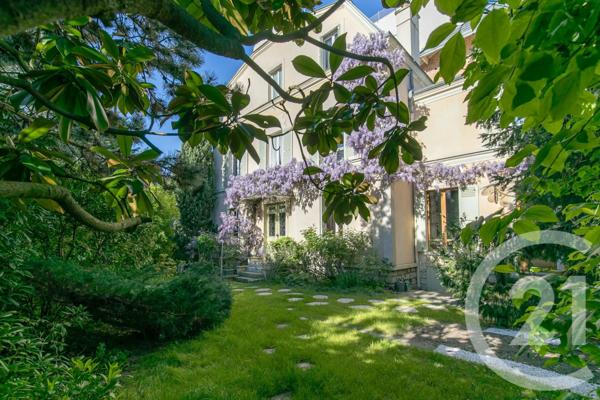 Maison à vendre  7 pièces - 175,32 m 2   FONTENAY SOUS BOIS  - 94