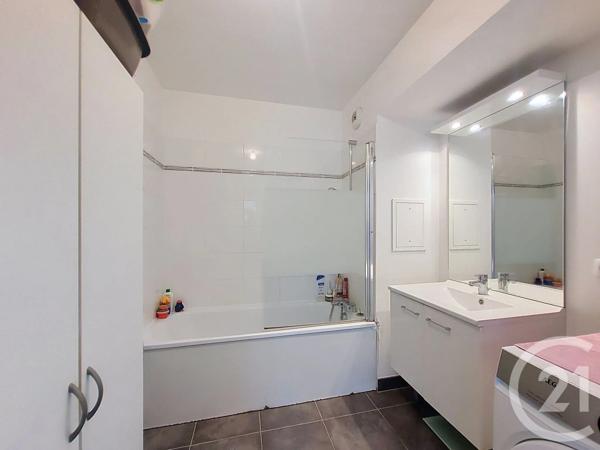 Appartement F3 à vendre  3 pièces - 61,35 m 2   FRESNES  - 94