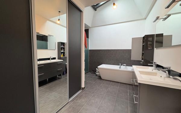 Maison à vendre    7 pièces • 256 m2 Amiens