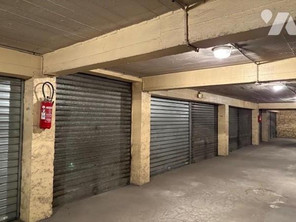 BOX en SOUS-SOL - IDEAL PETITE VOITURE ou DEUX-ROUES