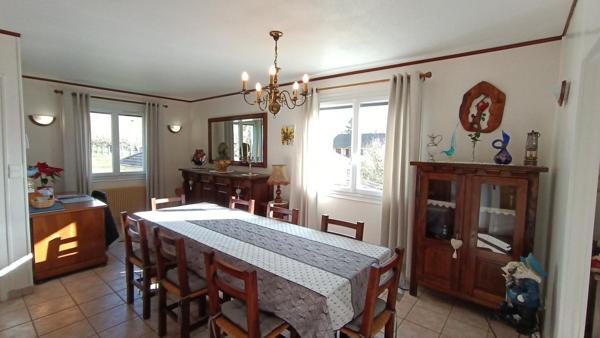 Charmante maison mitoyenne de 82 m2 sur sous sol complet avec 3 chambres