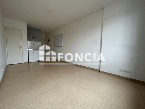 Location Studio 20.3 m² - 25 RUE DE LA GIBAUDERIE Poitiers 86000