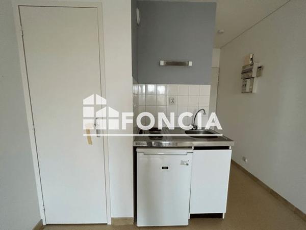 Location Studio 20.3 m² - 25 RUE DE LA GIBAUDERIE Poitiers 86000