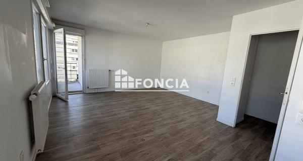 À vendre Studio 33.44 m² - Les Ulis 91940