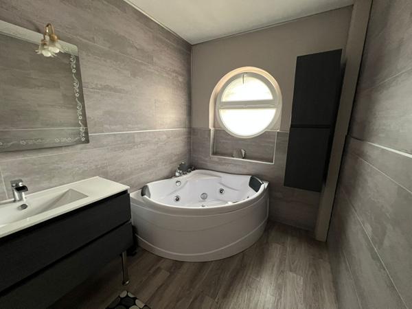 Maison Fretigney Velloreille 9 pièce(s) 216 m2 sur terrain de 5947m²