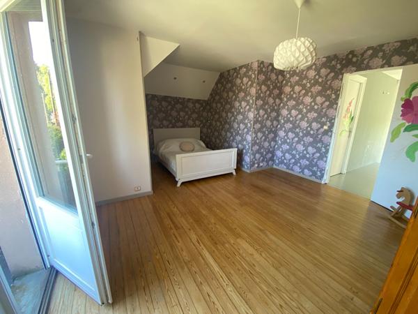 Maison Fretigney Velloreille 9 pièce(s) 216 m2 sur terrain de 5947m²