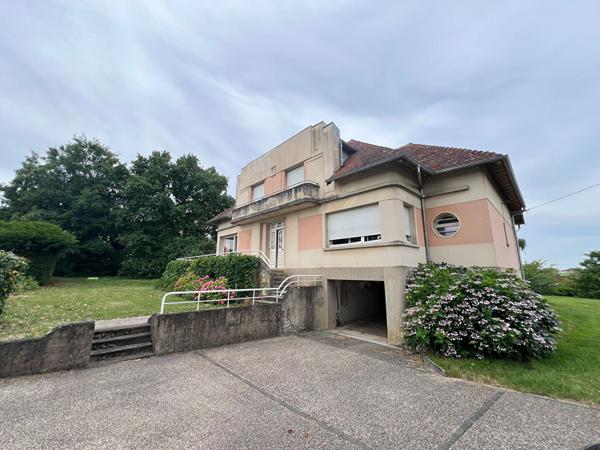 Maison Fretigney Velloreille 9 pièce(s) 216 m2 sur terrain de 5947m²