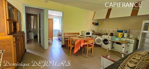 Tènement immobilier dans un écrin de verdure Maisons en pierres avec des dépendances à imaginer. Aucun vis-à-vis - Petit hameau.