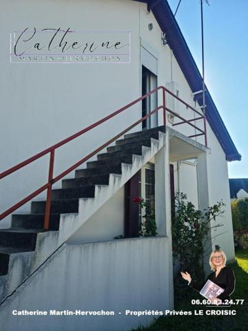 Maison de 145 m² hab / 153 m² au sol  à rénover sur parcelle de 388 m² avec garage