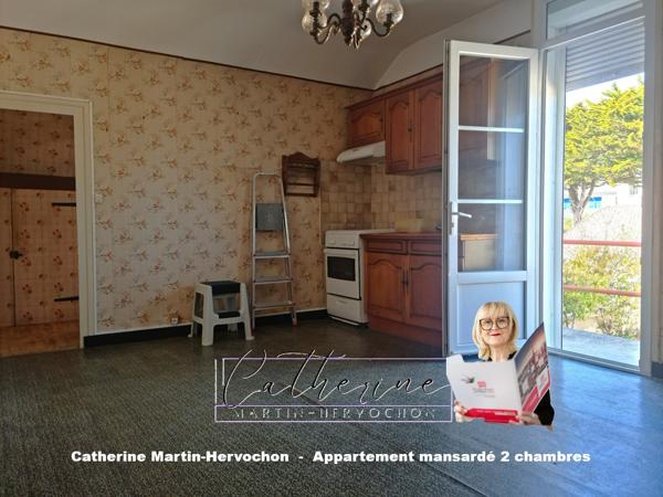 Maison de 145 m² hab / 153 m² au sol  à rénover sur parcelle de 388 m² avec garage