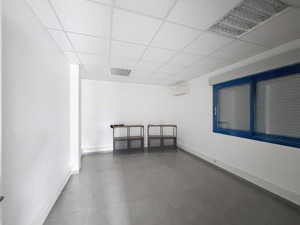 À VENDRE – BUREAUX ET HANGAR D'ACTIVITÉ – MURET