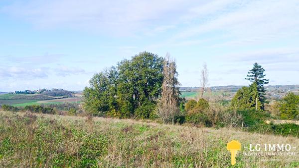 Ensemble immobilier à rénover entièrement sur 5 hectares.