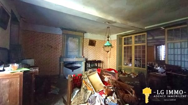 Ensemble immobilier à rénover entièrement sur 5 hectares.