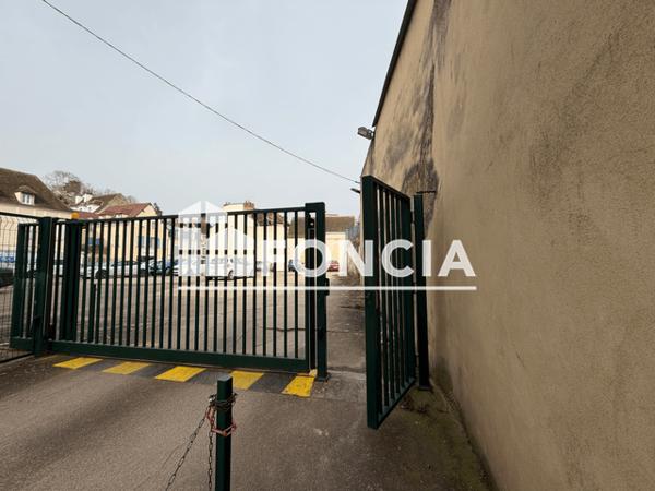 Location Parking - 2 RUELLE BERNAGE Dreux 28100