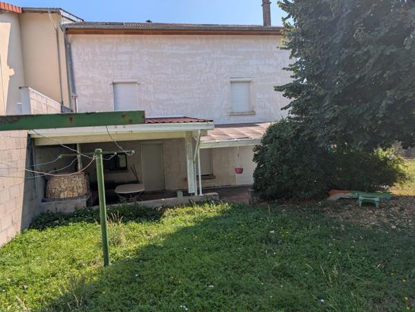 Maison
         6 pièces
        - 213 m² Exclusivité 420 000 € *